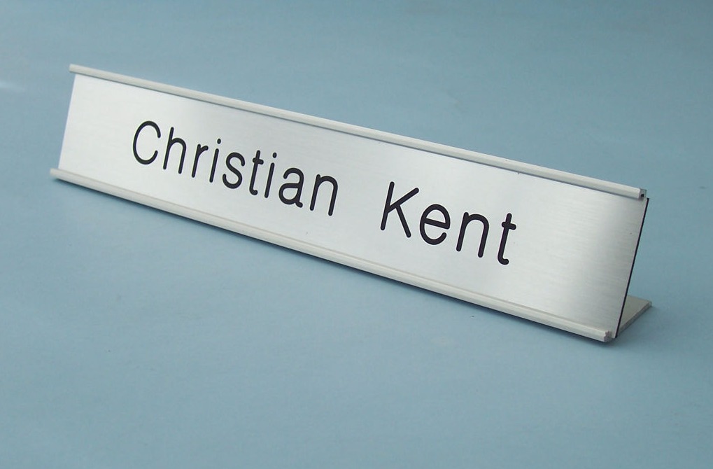 Aluminium desk bar with brushed aluminium coloured name insert